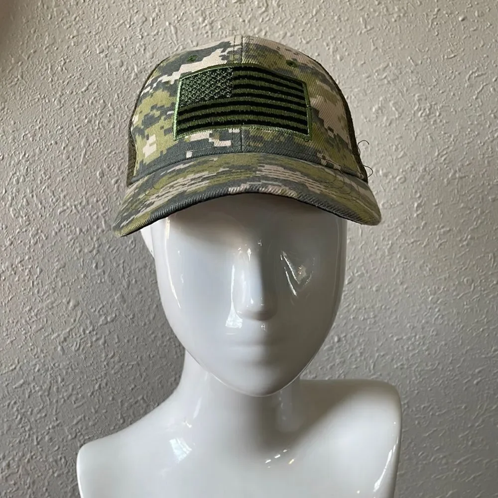 NWOT American Flag Camo Snap Back Cap EUC